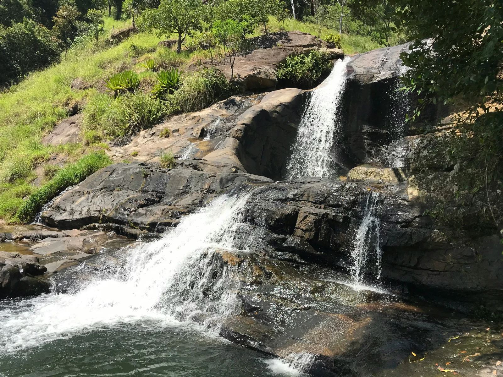 Sri Lanka's Magnificent Waterfalls: A Complete Guide to the Island's Natural Gems
