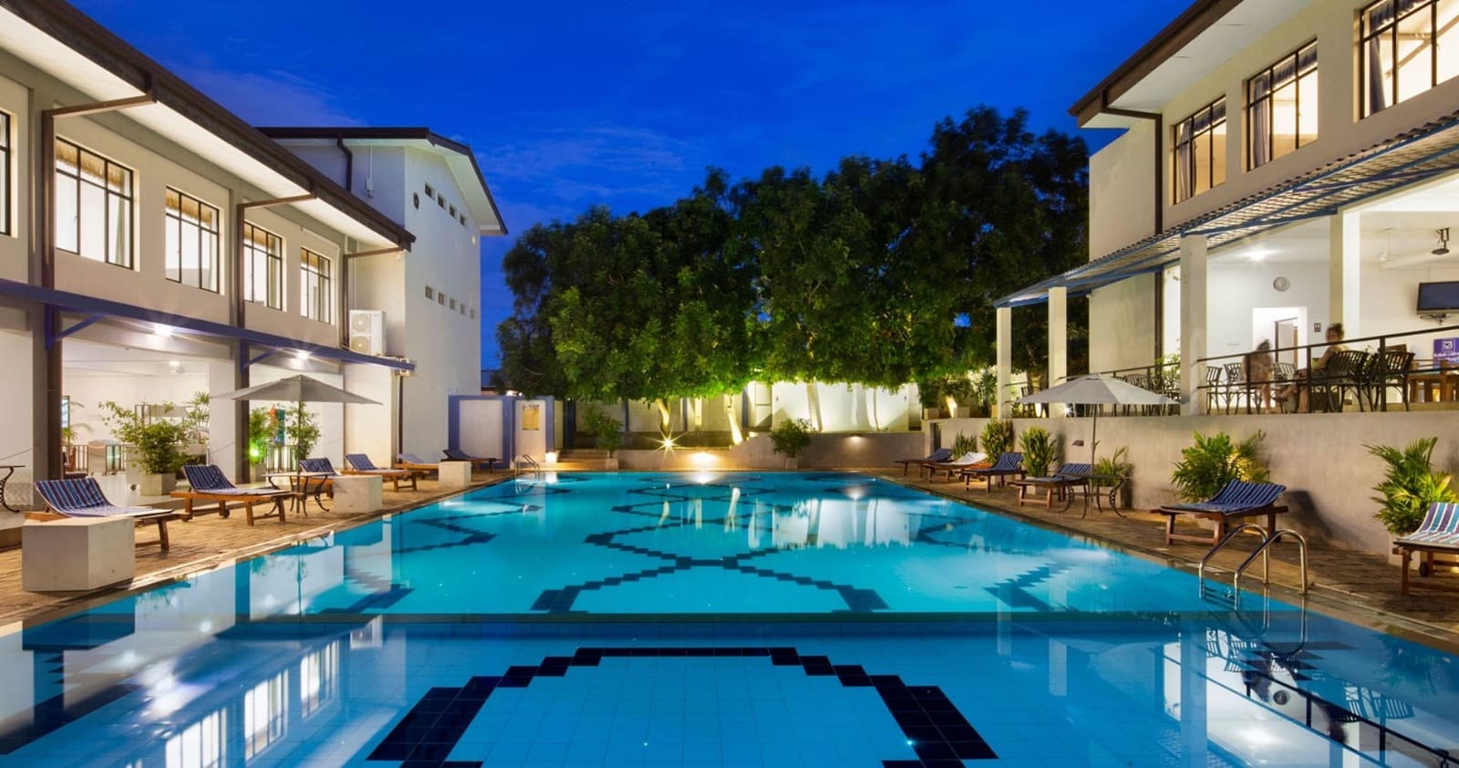 Blue Wave Hotel